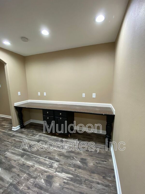 Building Photo - 4184 Coolwater Dr