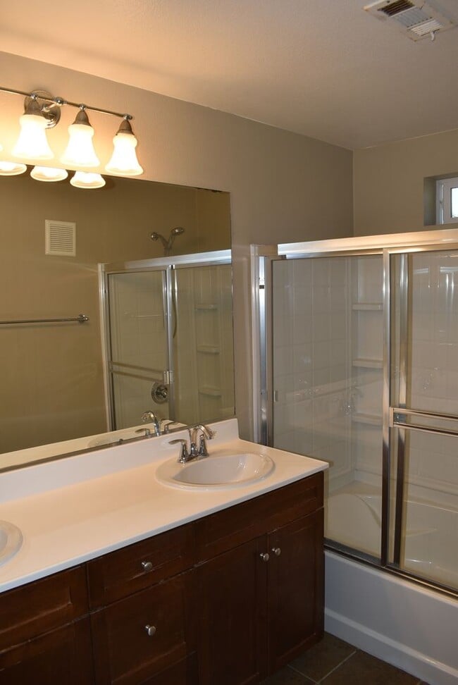 Building Photo - 2 Bedroom Townhome in the Northstar Community of Santee