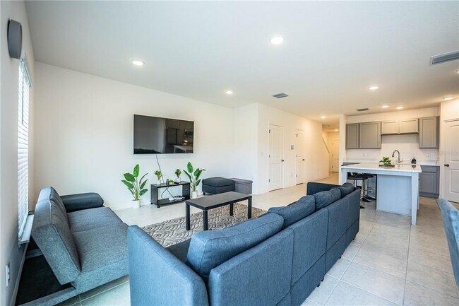 Building Photo - 3883 Academia Ave