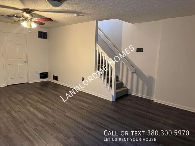 Building Photo - 6485 Nottinghill Trail Dr