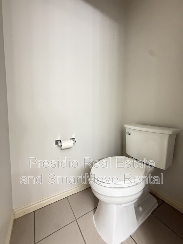 Building Photo - 3408 S Huntington Dr