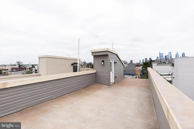 Building Photo - 2055 Tasker St