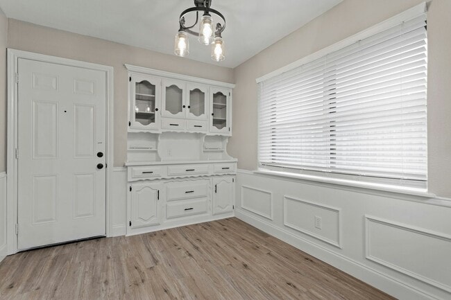 Building Photo - 1206 Mayapple Dr
