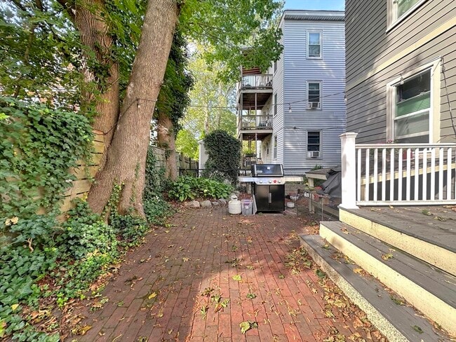 Building Photo - 43 Boynton St