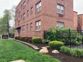 Building Photo - Dunbar Court