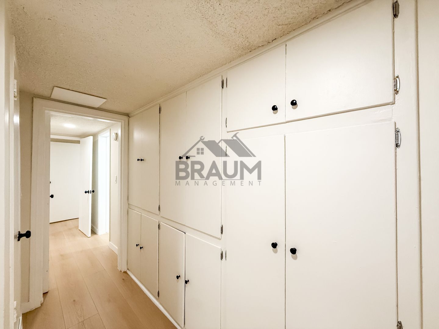 Building Photo - 5252 Hermitage Ave