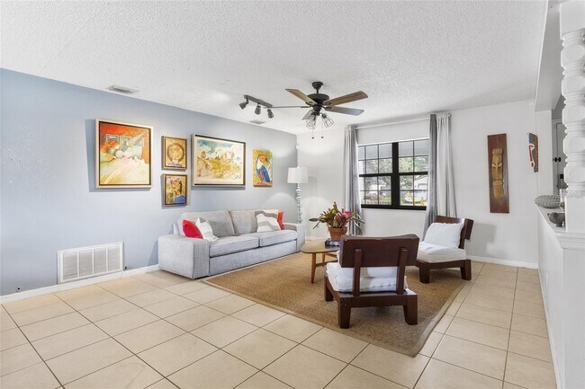 Building Photo - 5128 Lido St