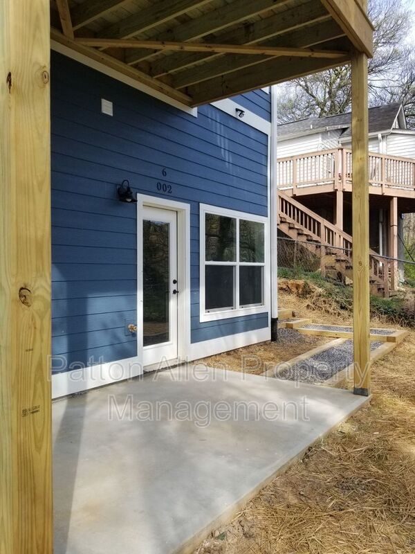 Building Photo - 6 Dundee St