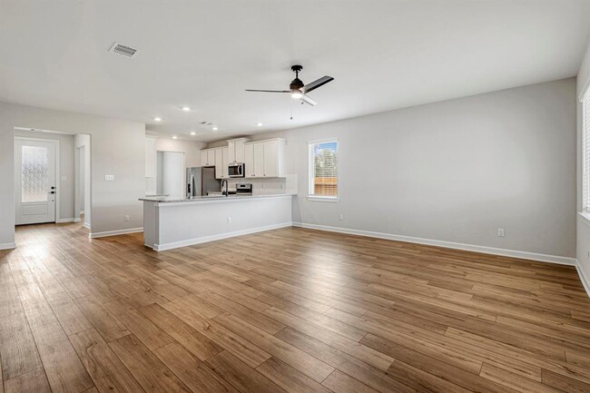 Building Photo - 15667 Honey Cv Dr