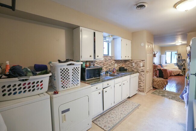 Building Photo - 729 Golfview Dr