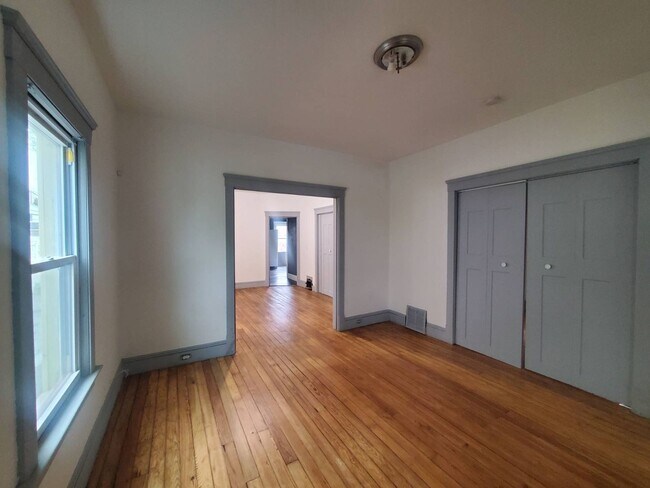 Building Photo - 3594 W 47th St