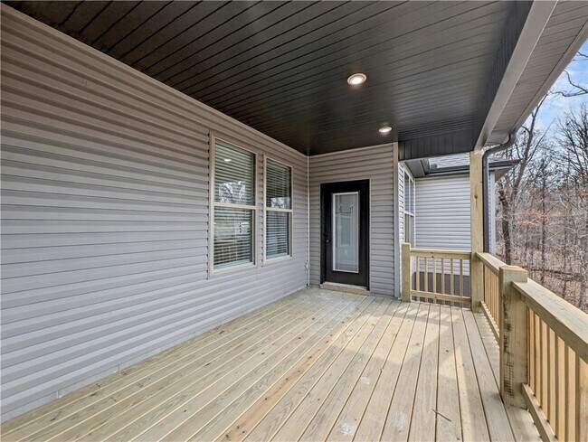 Building Photo - 52 Claxton Dr