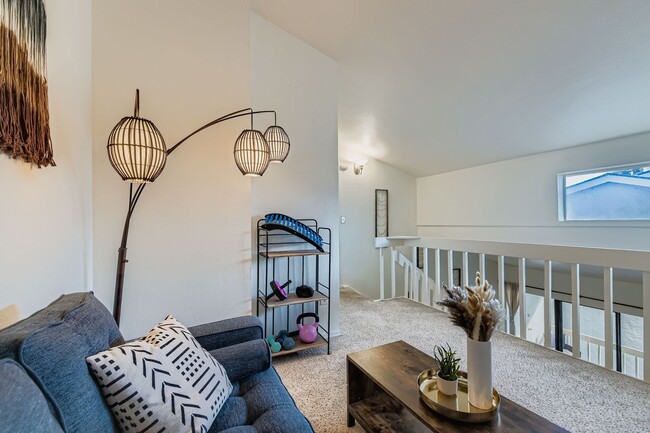 Building Photo - Peaceful 2BR Retreat Near Bobolink Trail