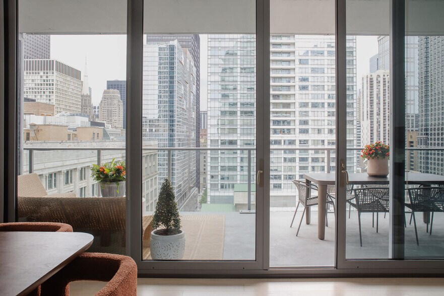 Building Photo - 60 E Randolph St