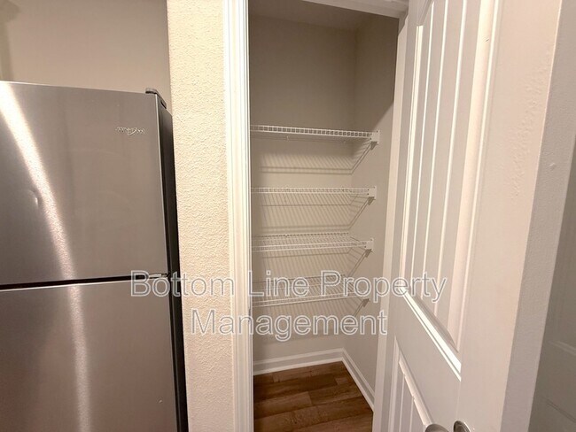 Building Photo - 3654 Fallen Tree Dr