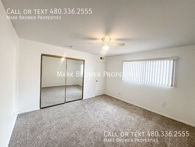 Building Photo - 1634 E Donner Dr