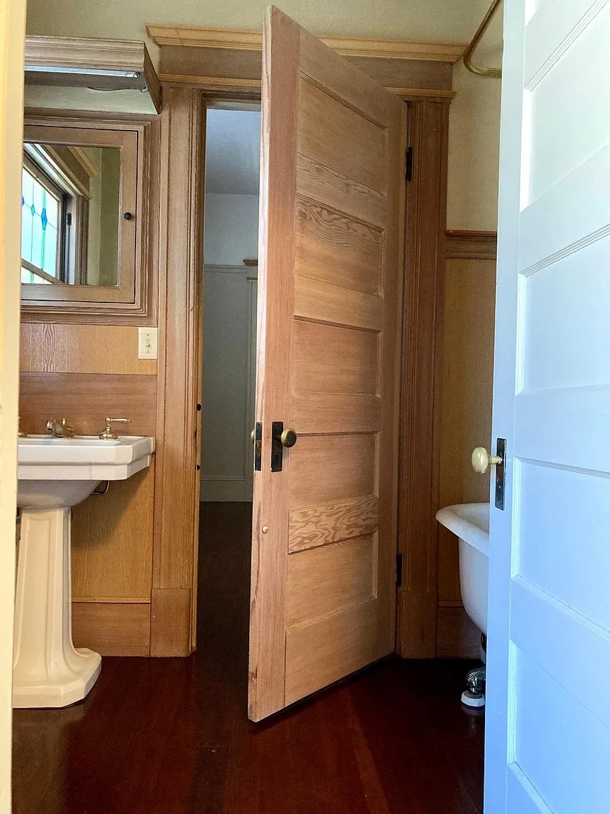 Door to bedroom 2 - 264 N 13th St