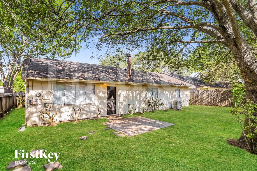 Building Photo - 2606 Olster Dr