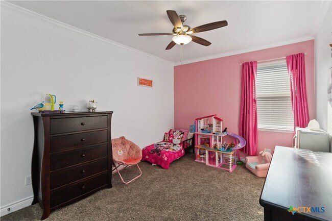 Building Photo - 8402 Ridge Crest Dr