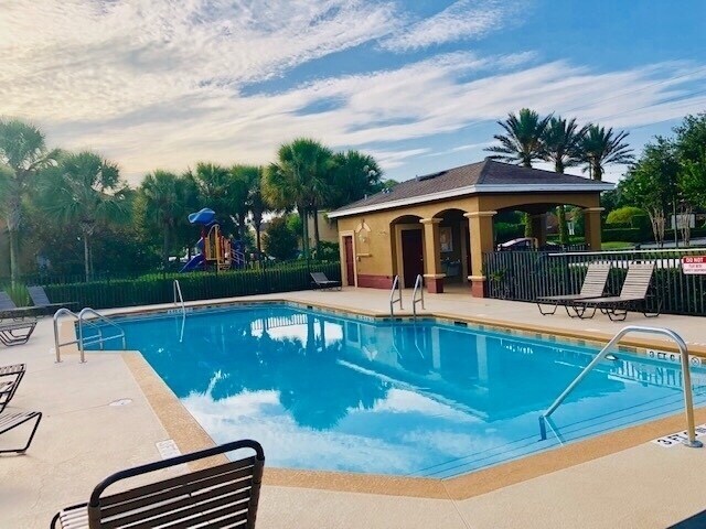 Building Photo - OVIEDO RENTAL!Wonderful 3 bd 2.5 ba corner...