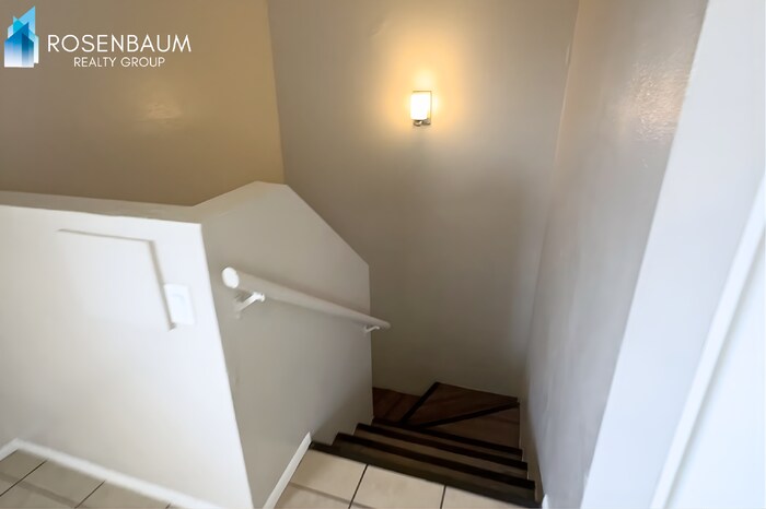 Building Photo - 725 W 1st Ave