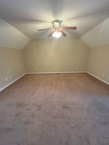 Building Photo - 2108 Pleasant View Dr