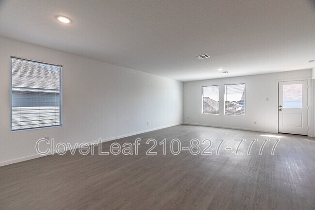 Building Photo - 469 Wolf Crest Blvd