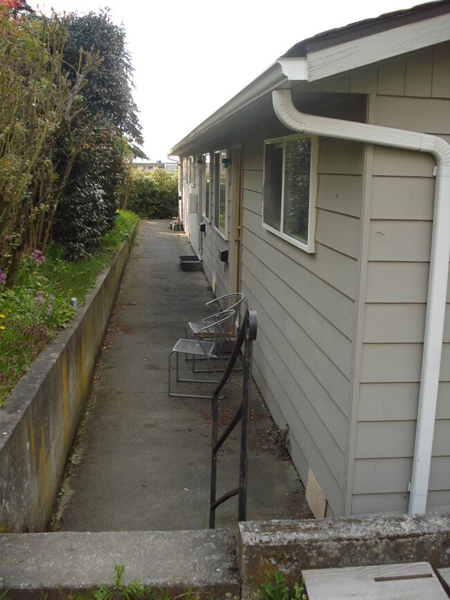 Building Photo - 924 Billy Frank Jr. St