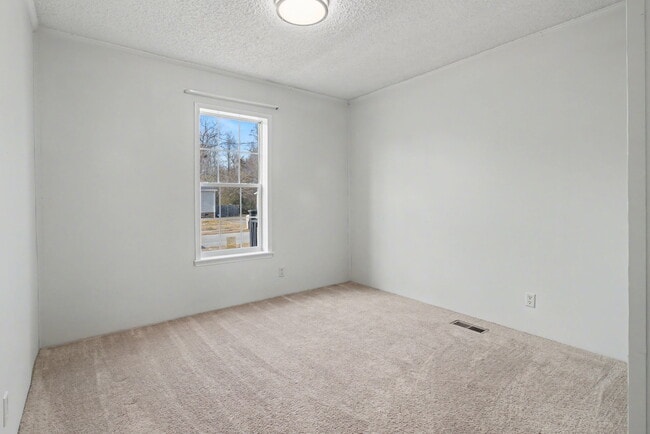 Building Photo - 212 Shipmans Pike