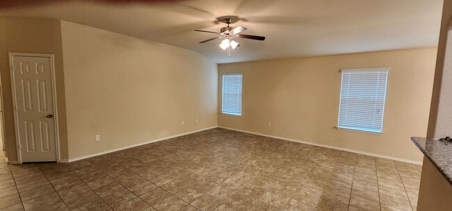 Building Photo - Beautiful 3 Bedroom House