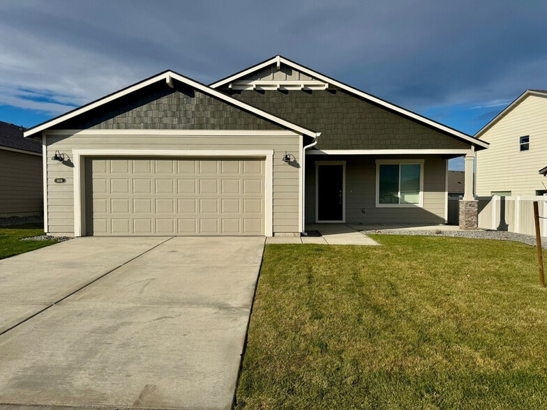 Building Photo - 385 Taft St