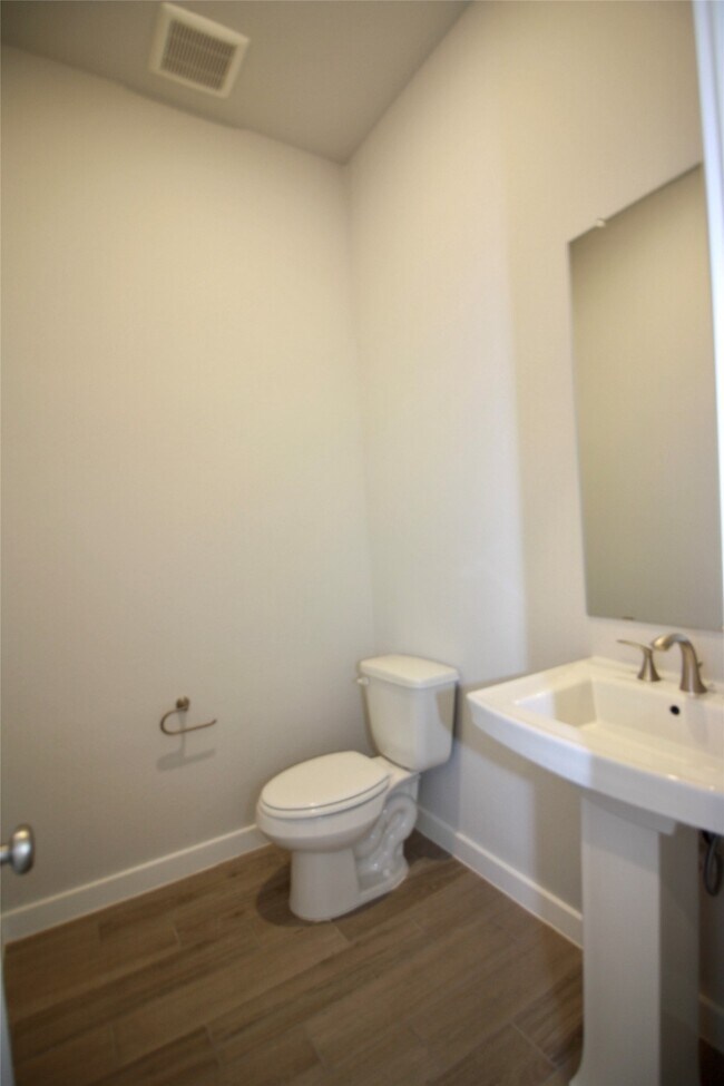 Building Photo - 6542 Scarlet Pond Ln