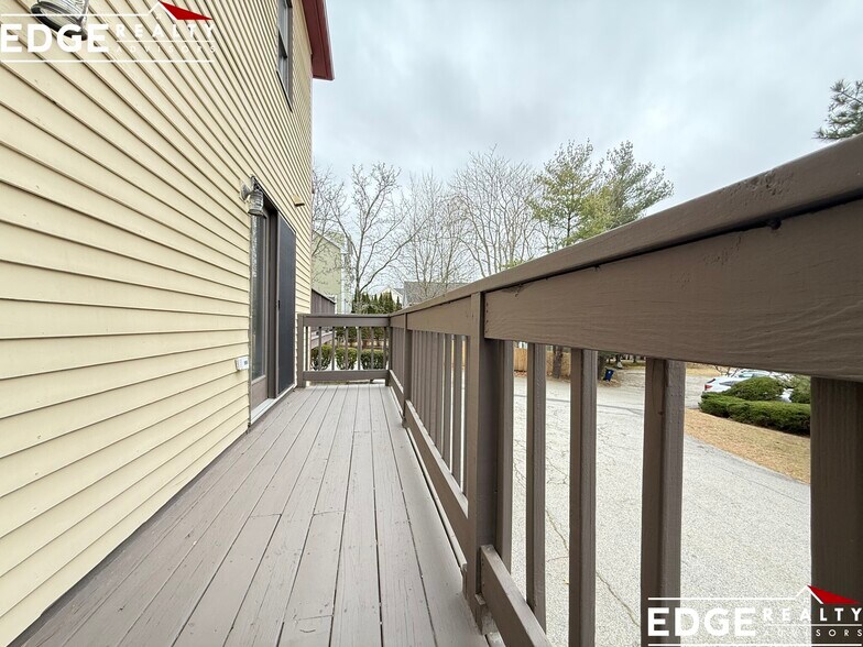 Building Photo - 19 Cottage St