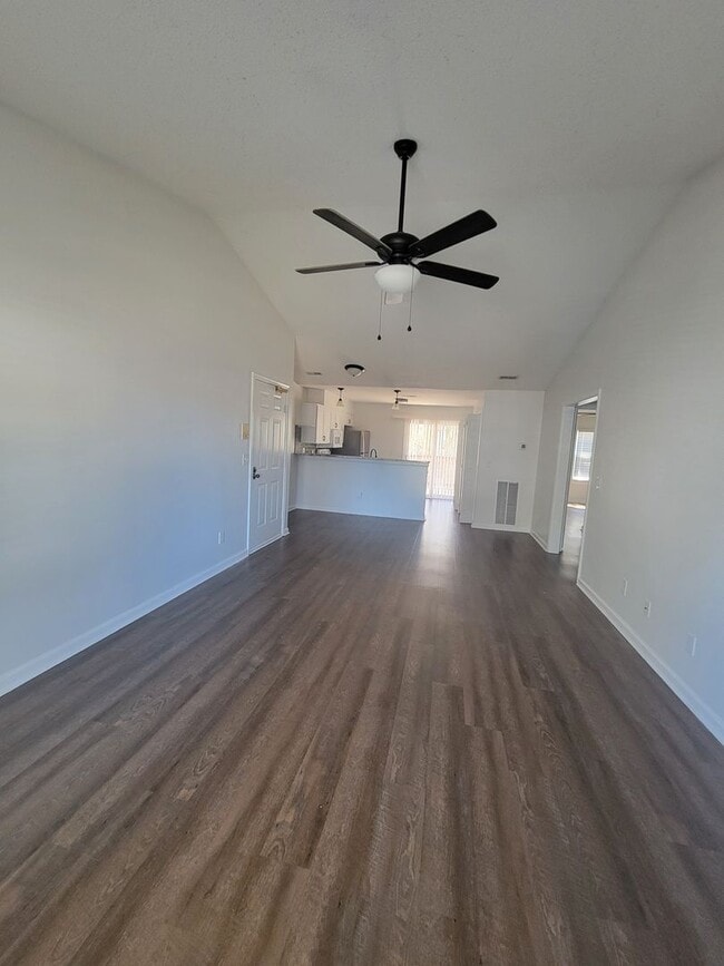 Building Photo - 2 bedroom 2 full bath condo