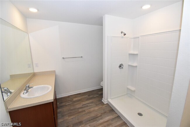 Building Photo - 3503 Samoa Ave