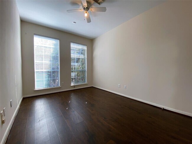 Building Photo - 1420 Missouri St