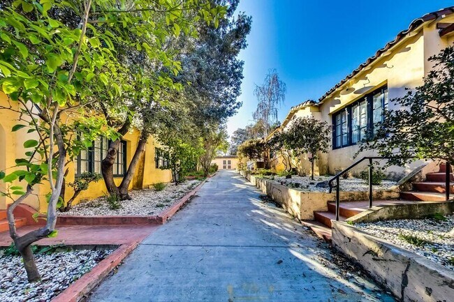 Building Photo - 297 MacArthur Blvd