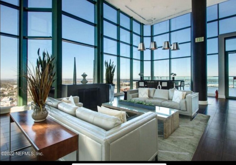 Building Photo - 1431 Riverplace Blvd