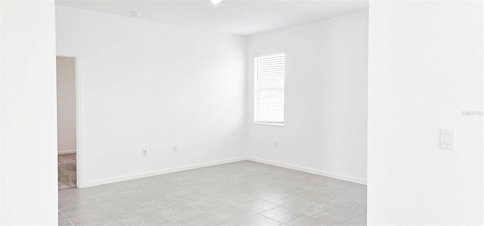 Building Photo - 429 Silver Palm Dr