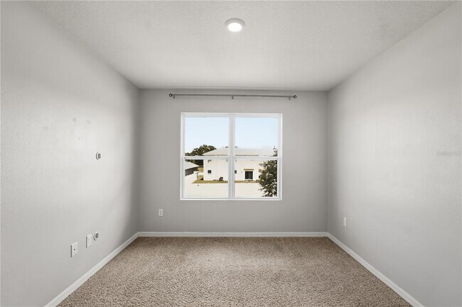 Building Photo - 1711 Setter Ave
