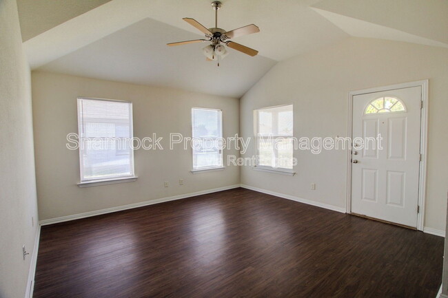 Building Photo - 1208 Maverick Trail