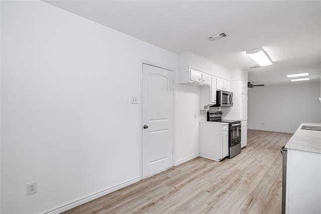 Building Photo - 909 Kelley Dr