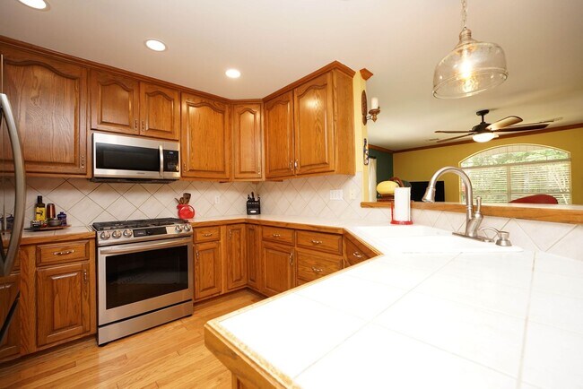 Building Photo - Charming Home in Poquito Bayou – A Nature ...