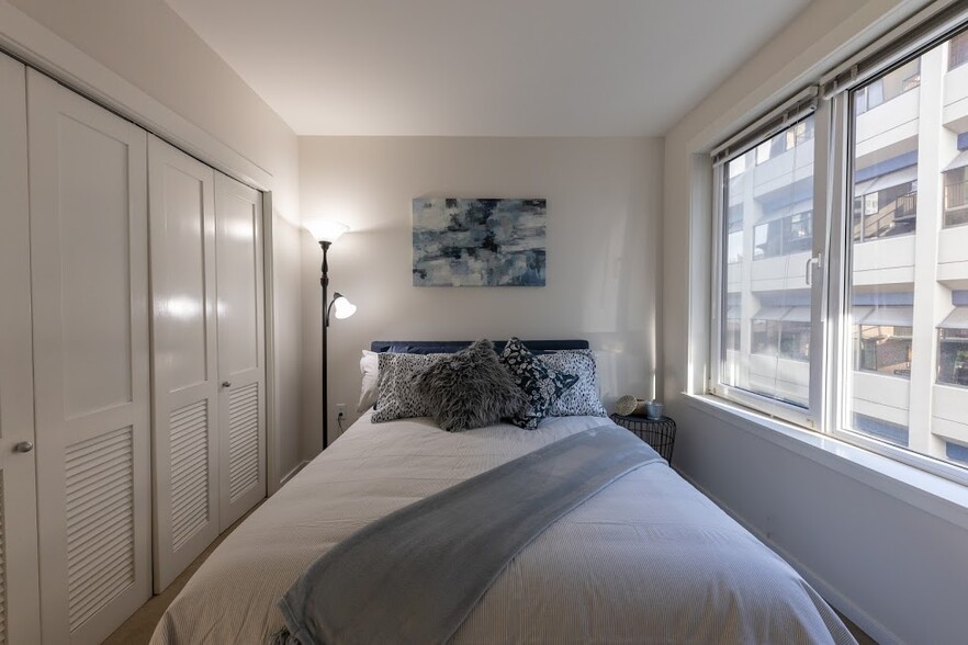 Building Photo - 2721 1st Ave