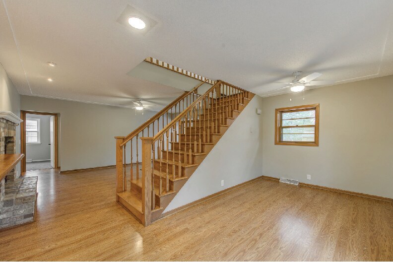 Building Photo - 65 Hackberry Hill