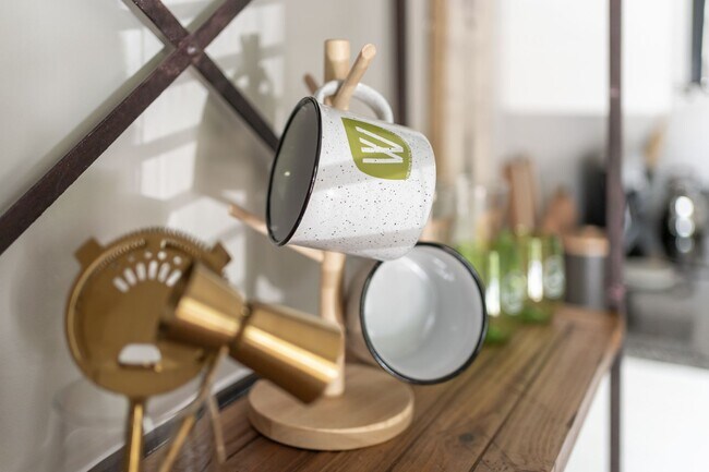 Building Photo - 3 Bedroom Flat, End unit Apartment - Available at Woodlands with $500 deposit. Ask your leasing a...