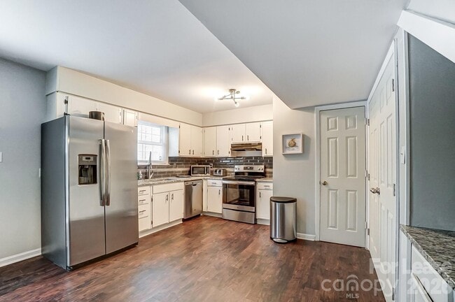 Building Photo - 8518 Castle Pine Ct