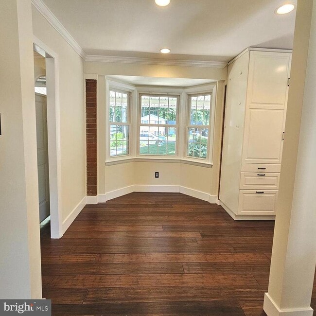 Building Photo - 8925 Falling Creek Ct