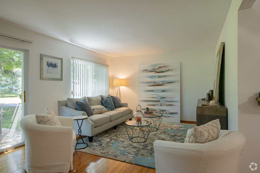 Model - 1BR, 1BA - 805SF - Park Ridge Commons