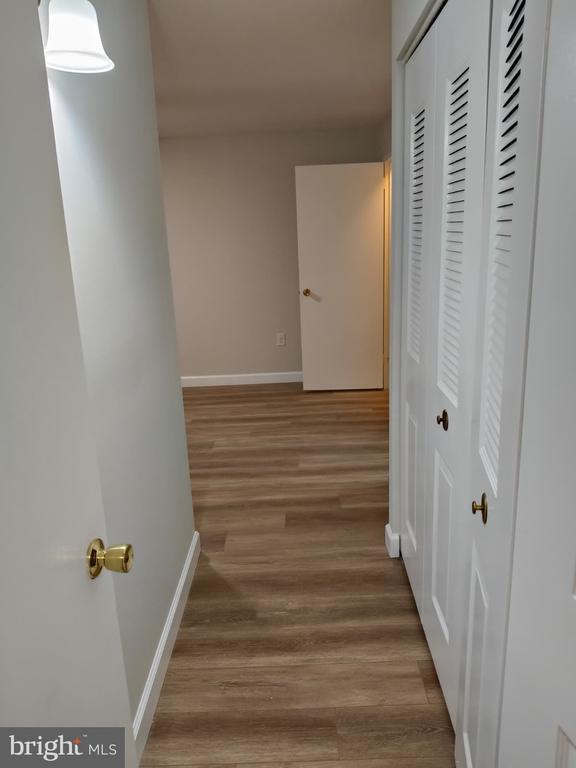 Building Photo - 423 Christopher Ave